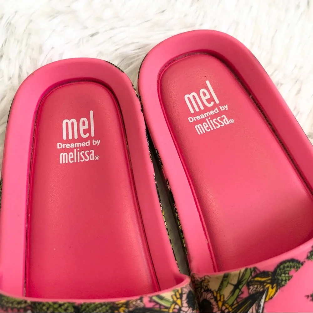Mini Melissa vibrant pink